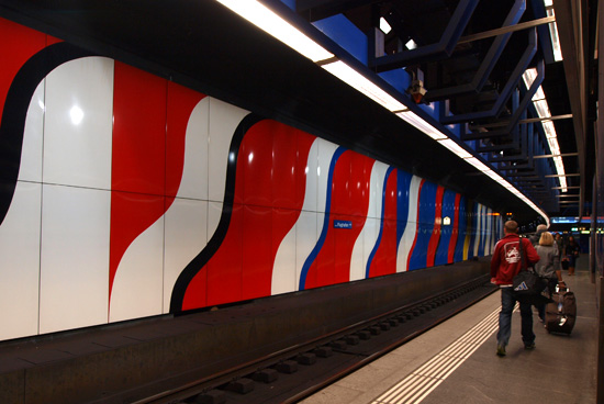 チューリッヒ空港駅 チューリッヒ空港駅